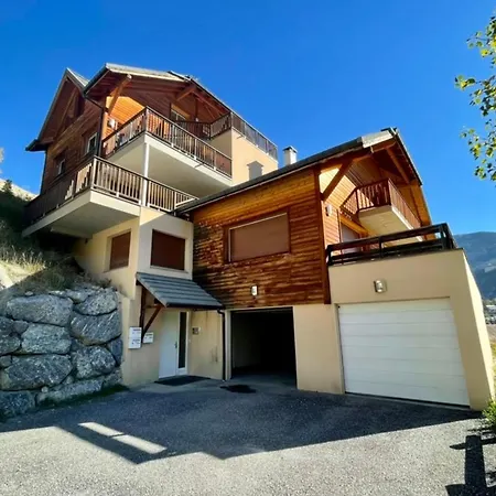 Large Chalet With Terrace And View In Apartment